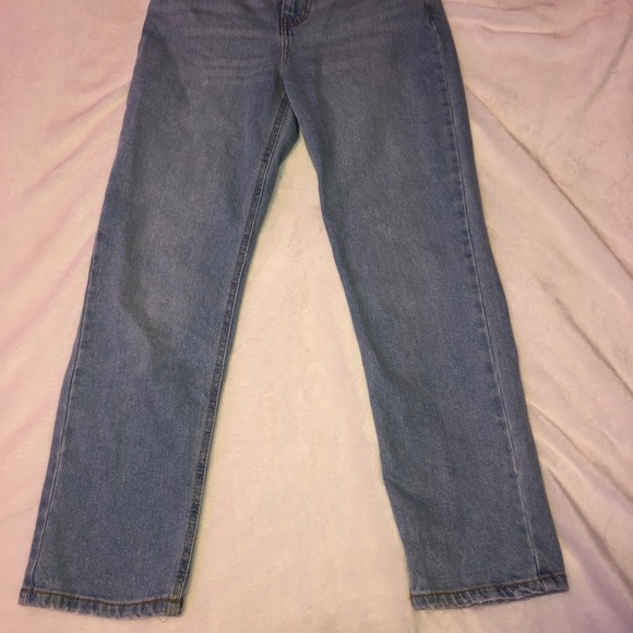 MOM JEANS (NEVER WORN) - Picture 2 of 4